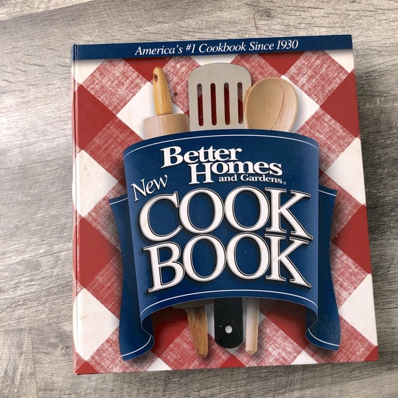 Better Homes And Gardens Other - Better Homes and Gardens Red & White Checkered Cookbook 12th Edition